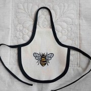 Фартух під пляшку з вишивкою