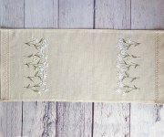 Серветка з вишивкою на стіл