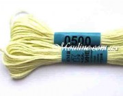 Нитки мулине Гамма 500 для вышивания крестиком бледно-салатовый