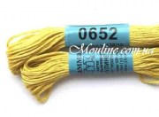 Нитки мулине Гамма 652 для вышивания крестиком светло-горчичный