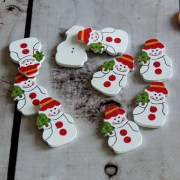 Пуговица деревянная Снеговик M011-52