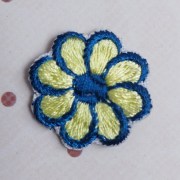 Нашивка пришивна аплікація Квітка