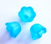 Красочные акриловые бусины в виде цветочка голубой