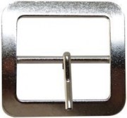 Пряжка используется в качестве застежки 