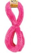 Проволока покрыта разноцветным мехом розовая