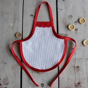 Декоративный фартук под вышивку красный