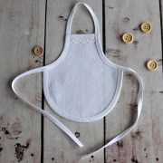 Фартушек декоративный с белой каймой 02